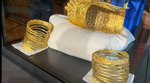 Coiful de la Coțofenești și două brățări dacice se întorc acasă