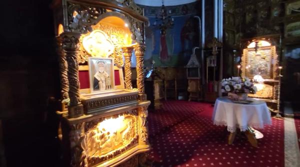 O româncă a fost găsită moartă în anexa unei biserici 