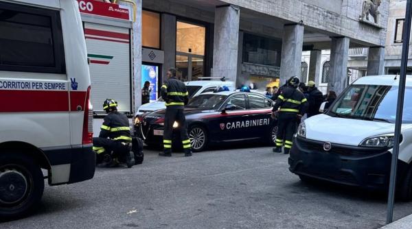 Jaf armat într-un centru comercial din Roma. Hoții au furat un seif plin cu bani 