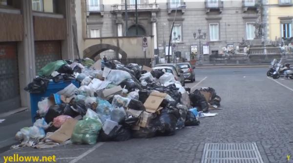 Un patron din Italia a aruncat la gunoi 7000 euro. A sunat imediat la carabinieri, iar căutările au durat două zile