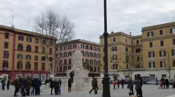 Un român a jefuit clientul unei cafenele din Roma, chiar sub unor carabinieri aflați în timpul liber
