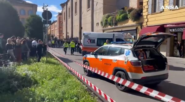 Atac în Italia. S-a aflat cine este atacatorul care a intrat în mulțime 