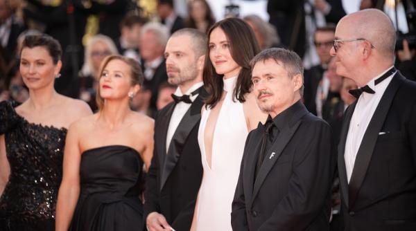 Cristian Mungiu şi echipa filmului "Fjord", 12 minute de aplauze la Cannes 