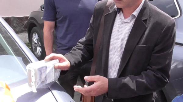 Primar din România, prins în flagrant de procurorii Parchetului European în timp ce primea mită