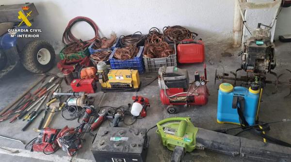 Bandă de hoți români de cupru, destructurată de poliția spaniolă. Jafuri de 150.000 de euro în mai multe localități