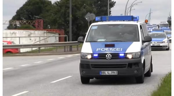 Doi români de 18 și 19 ani, prinși în Germania, după ce au spart un magazin de telefoane mobile 