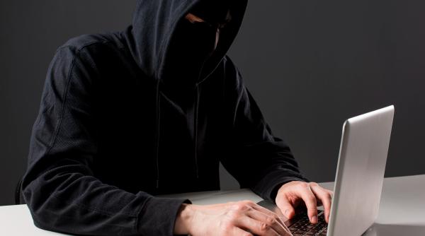 Hacker român, condamnat pentru vânzarea accesului la o rețea a statului american