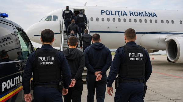 Cinci români urmăriți internațional, aduși în țară din Italia, Franța și Germania
