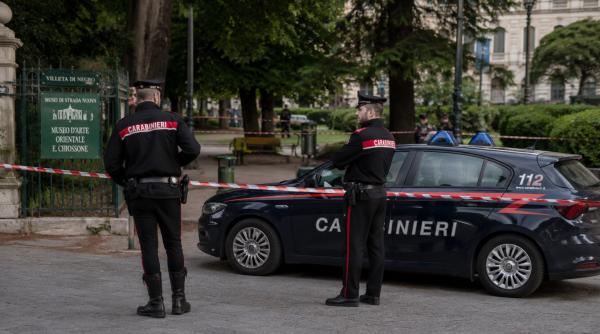 Crimă șocantă în plină zi la Genova. Un bărbat a fost ucis și târât pe stradă, sub privirile trecătorilor