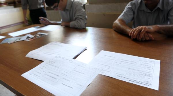Angajaţii din Finanţe protestează împotriva proiectului legii salarizării