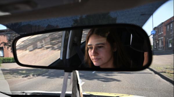 După doi ani într-o seră de roșii din Olanda, o româncă și-a dat demisia și revine acasă: "Mă simt ca un robot. Vreau o viață diferită"