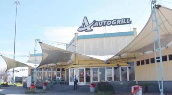 Șofer român rănit grav în Italia, după ce cabina TIR-ului a luat foc într-o parcare