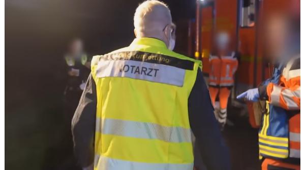 Microbuz plin cu români, răsturnat într-o râpă în Austria. Cel puțin cinci răniți 
