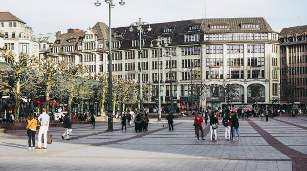 Românii din Belgia care fac diferența, într-o nouă ediție „Românii care schimbă comunități”