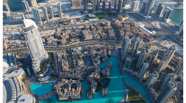 Dubai își plătește rezidenții să aducă turiști.700 de euro pentru cei care își conving prietenii