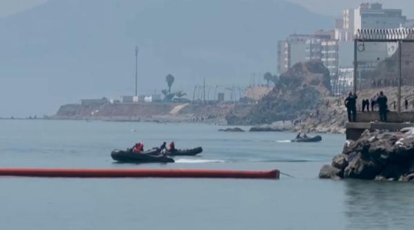 Spania a instalat o barieră gonflabilă anti-înot, pentru a împiedica un nou aflux de imigranți ilegali în Ceuta