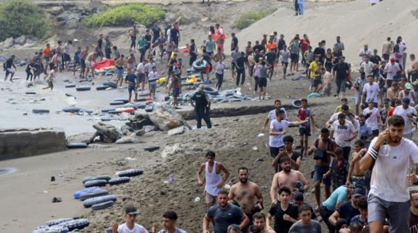 Imigranții marocani mărturisesc cine le-a spus să intre pe teritoriu spaniol: "Ne-au folosit ca pe pioni. Ei ne-au spus unde să mergem"
