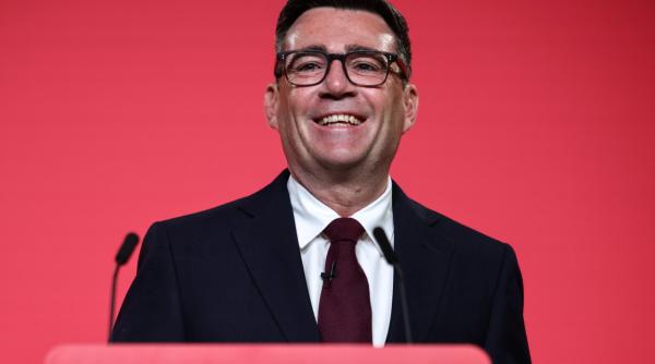 Premierul Andy Burnham vrea să facă în UK ca Germania. Pregătește o reformă radicală și puterea ar urma să se mute de la Londra