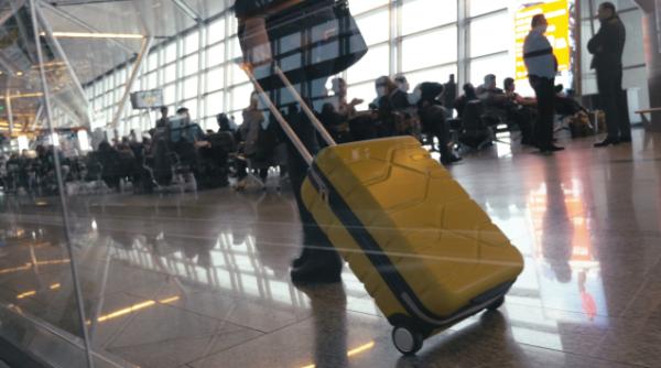 Mii de pasageri blocați în Italia, din cauza vulcanului Etna. Ce soluții au 