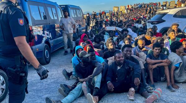 Spania se pregătește pentru un nou asalt al migranților în Ceuta. Garda Civilă: „Dacă săriți în mare, probabil veți muri!"