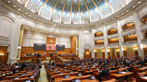Parlamentarii, chemați din nou din vacanță. Sesiune extraordinară în perioada 24-26 august