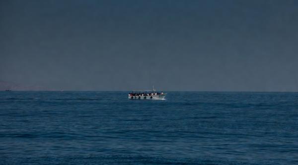 Sute de migranți salvaţi în largul insulei Creta, transferaţi de Grecia în insulele din Marea Egee
