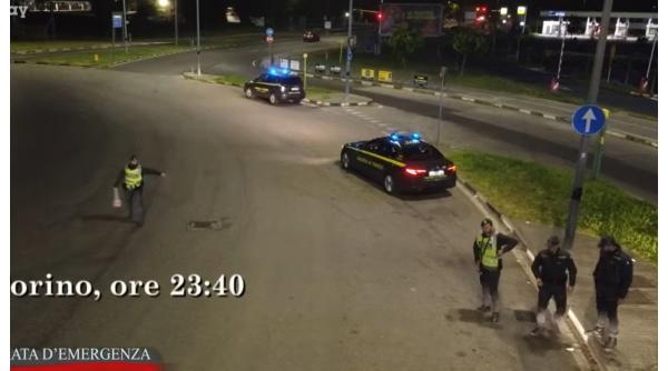 Patru români, prinși în Italia după ce au clonat carduri de carburant ale Poliției și a furat 1.000 de litri de combustibil