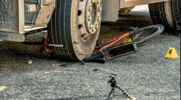 Accident grav provocat de un șofer român de camion în Dortmund. O femeie de 69 de ani se zbate între viață și moarte