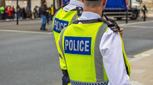 Doi români au murit după ce o camionetă a intrat într-un grup de pietoni în Doncaster