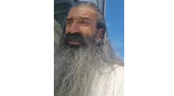 'Stegarul dac' a fost reţinut de procurori, după ce a agresat un jandarm în faţa Arestului Central