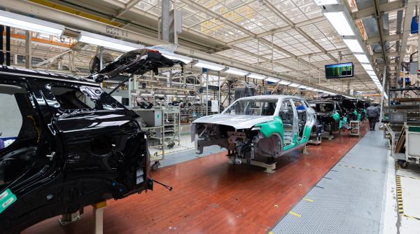 UE va limita importul de vehicule hibride din China