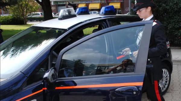 Doi români din Italia au cumpărat o rulotă cu un transfer bancar fals. Bărbatul păcălit a găsit-o la vânzare, cu un alt preț