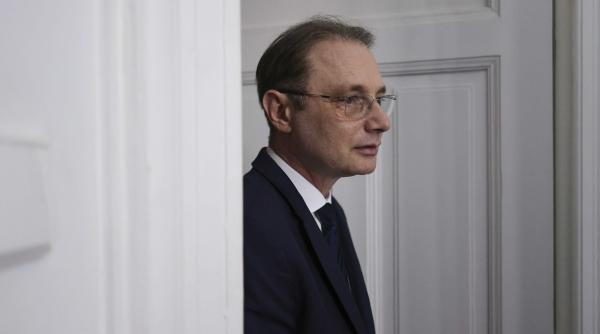 Premierul desemnat Luca Niculescu depune la Parlament programul de guvernare și lista miniștrilor