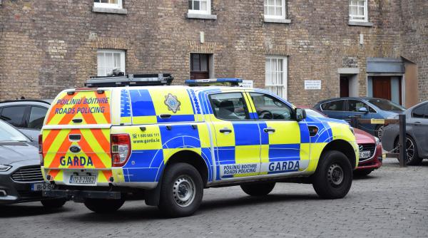 24 de români condamnați în Irlanda, trimiși acasă cu o cursă charter