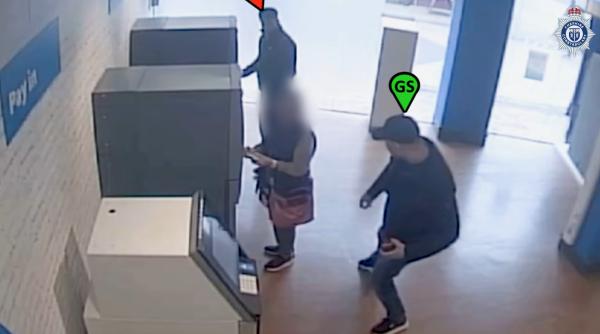 Hoți români condamnați la închisoare în Anglia. Au jefuit zeci de pensionari prin metoda "bancnota căzută" - VIDEO