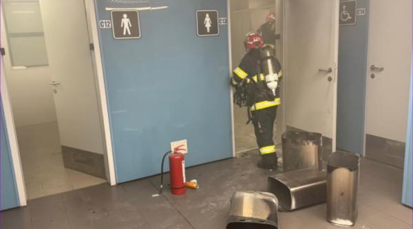 Incendiu pe Aeroportul Otopeni. O femeie a fost reținută de poliție