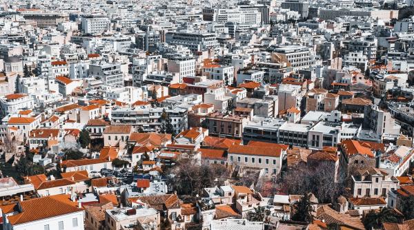 Grecia oferă 36.000 de euro, granturi pentru renovarea locuințelor, și 2.500 de euro pentru asistență